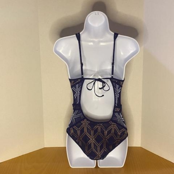 NEW BECCA Wanderlust Reveal Plunge Swimsuit - Picture 4 of 5